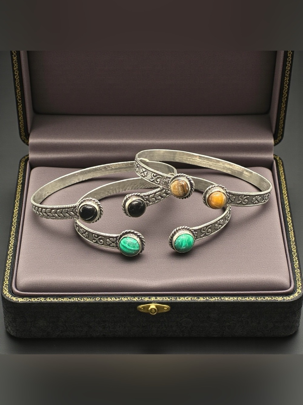 🩶3 Silver-Tone Cuff Bracelets w/Genuine Malachite, Black Onyx & Tiger Eye/NWOT🩶 - Picture 2 of 3